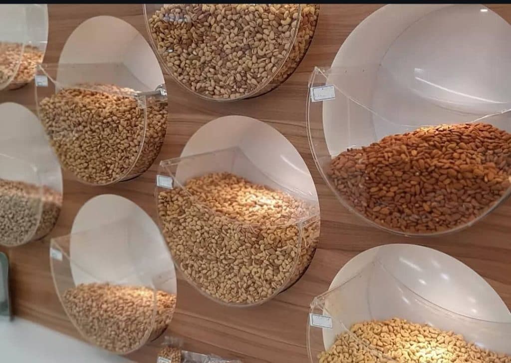 پخش عمده و خرده مواد غذایی بهرامی در زاهدان