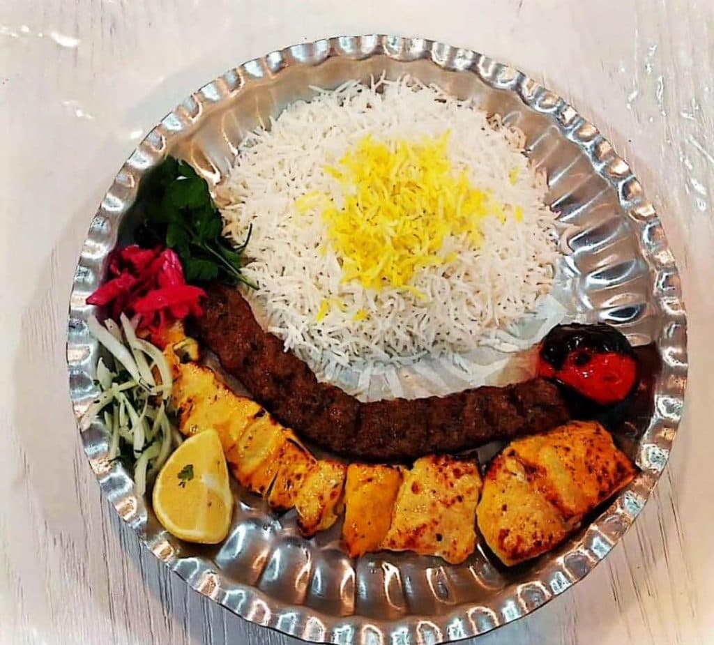 کترینگ و بیرون بر غزال در نیشابور