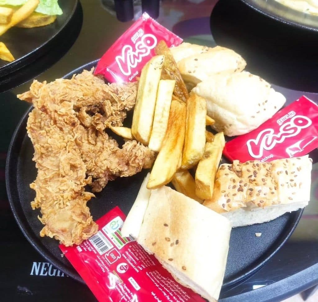 فست فود سوخاری چاپلین در کوهدشت