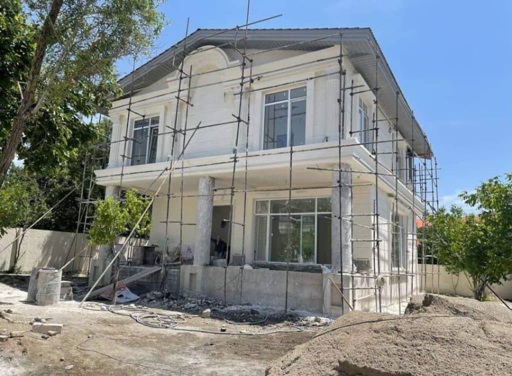 پیمانکاری و بازسازی صفر تا صد ساختمان حسنی در اصفهان