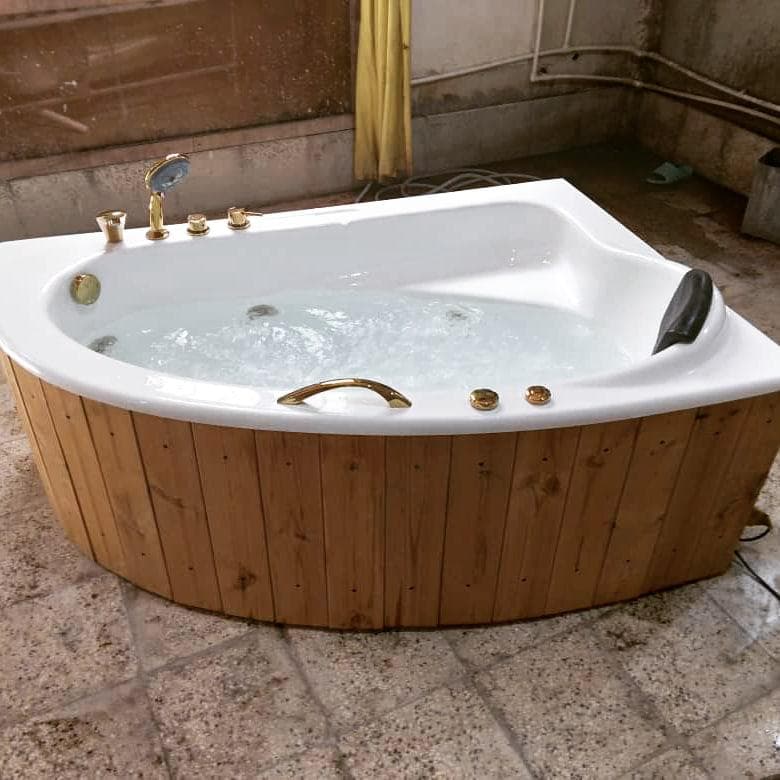 پخش و فروش وان و جکوزی موج وان Langri در کیش