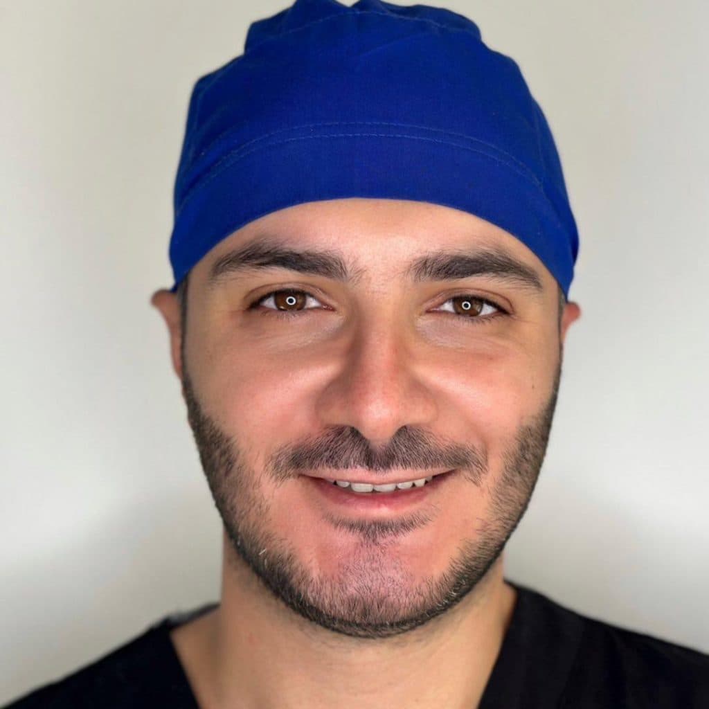 مرکز تخصصی جراحی ایمپلنت دکتر حامد محمودی در اندرزگو تهران