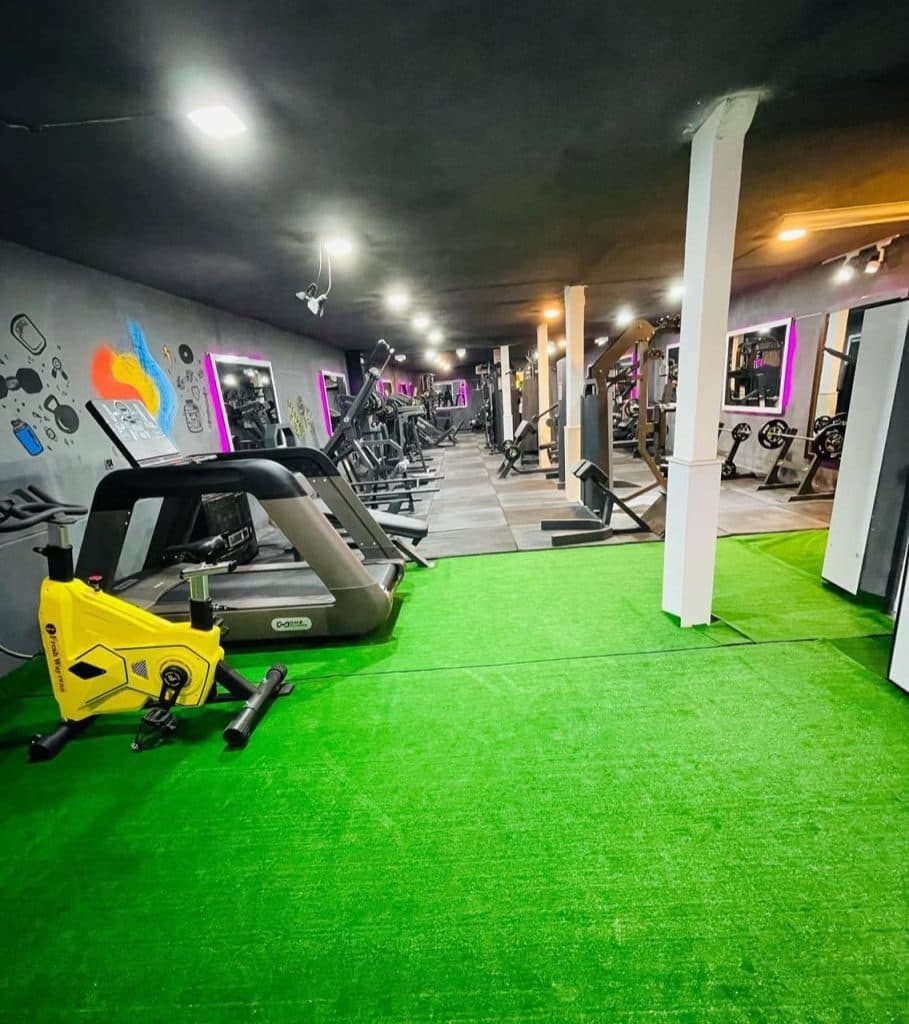 باشگاه بدنسازی فیت سنتر در درود نیشابور