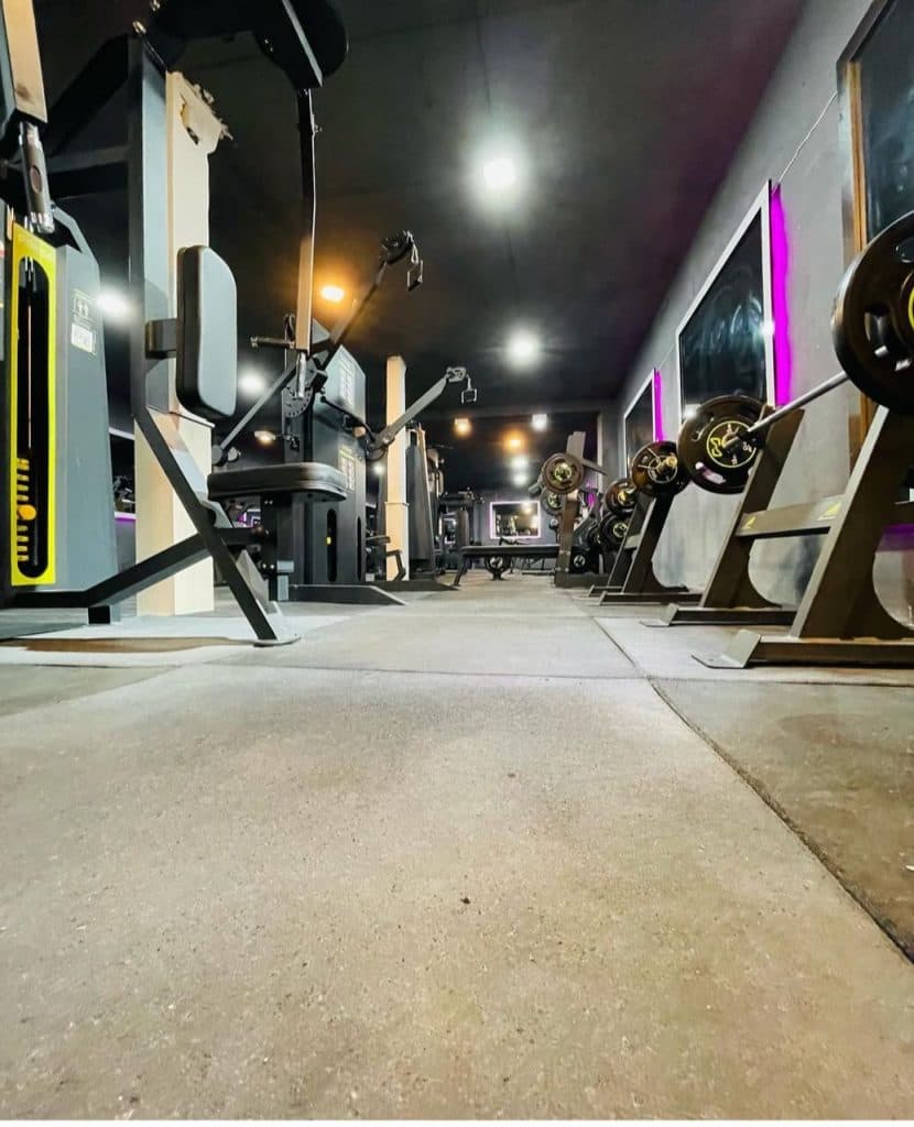 باشگاه بدنسازی فیت سنتر در درود نیشابور