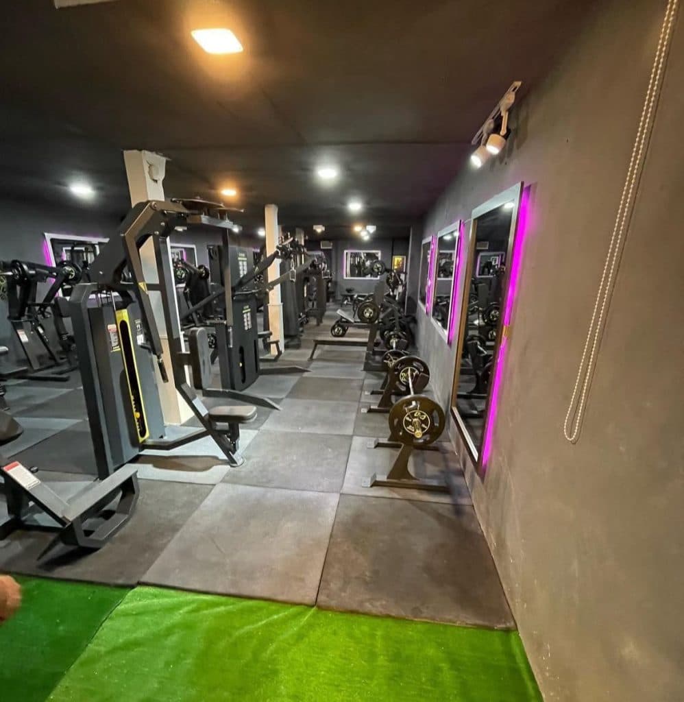 باشگاه بدنسازی فیت سنتر در درود نیشابور