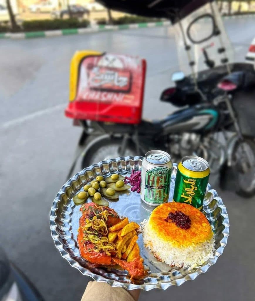 تهیه غذا و بیرون بر چاشنی شعبه 1 در ارومیه