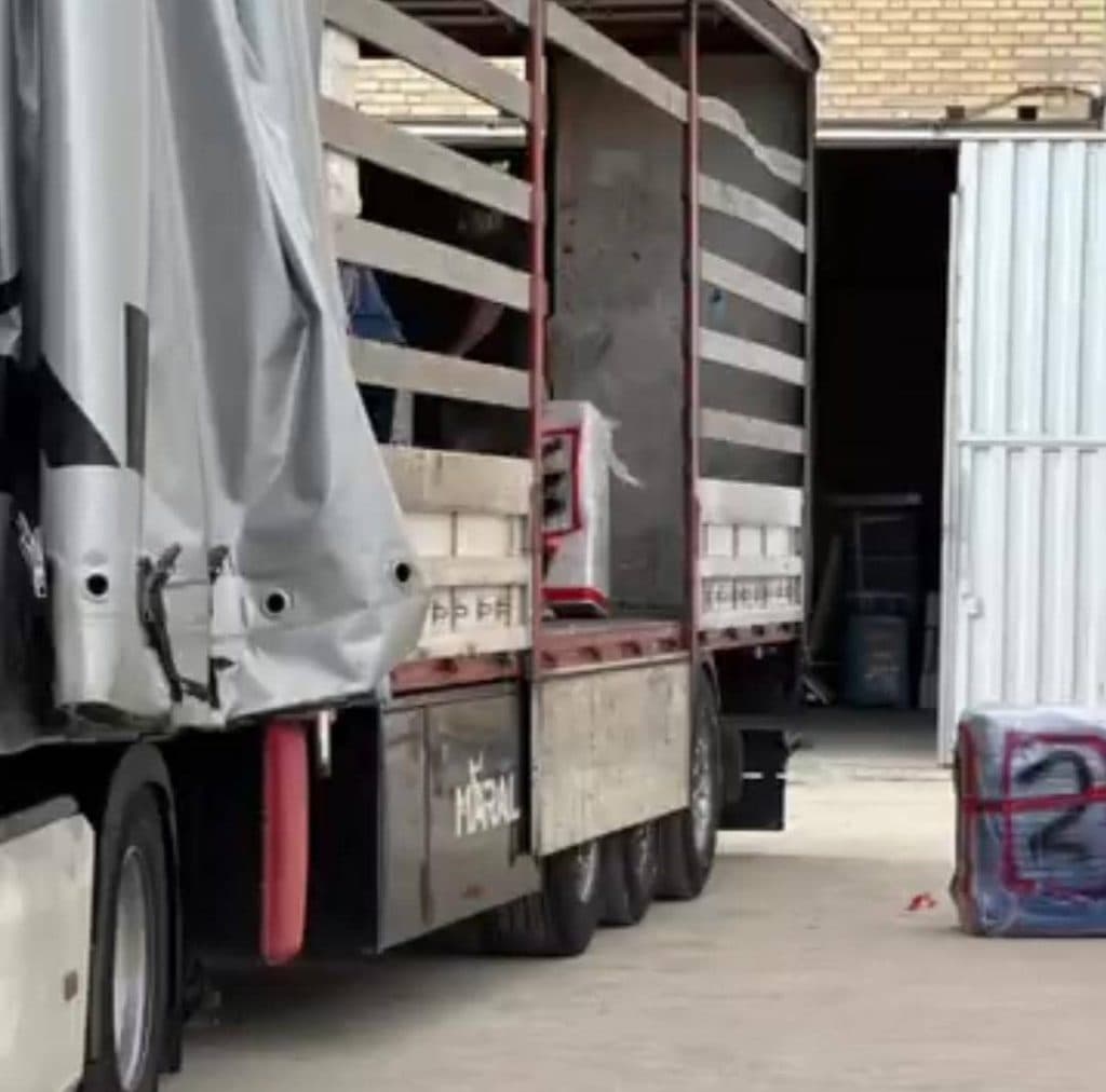 اثاث کشی و خدمات حمل و نقل ترند بار شاهین شهر