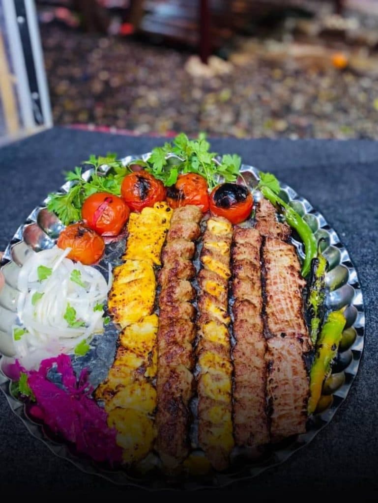 کافه رستوران سنتی گل شهر طالبی در گرگان