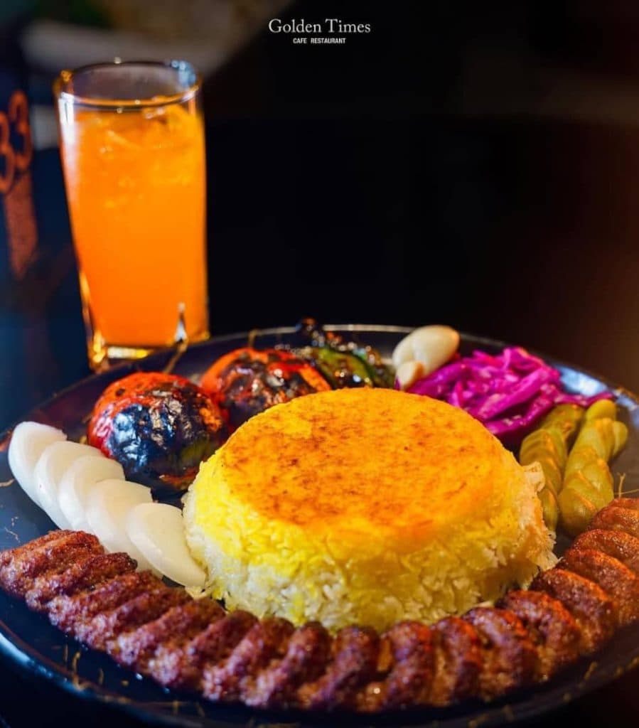 کافه رستوران گلدن تایمز در چابهار