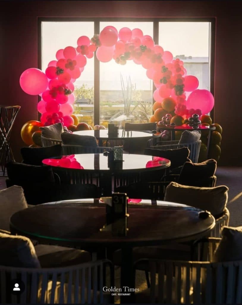 کافه رستوران گلدن تایمز در چابهار