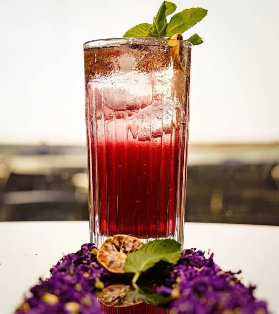 کافه رستوران گلدن تایمز در چابهار