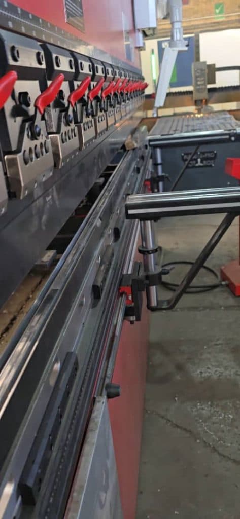 برش لیزری فلزات و پروفیل هوا راه صنعت جعفری محمدشهر