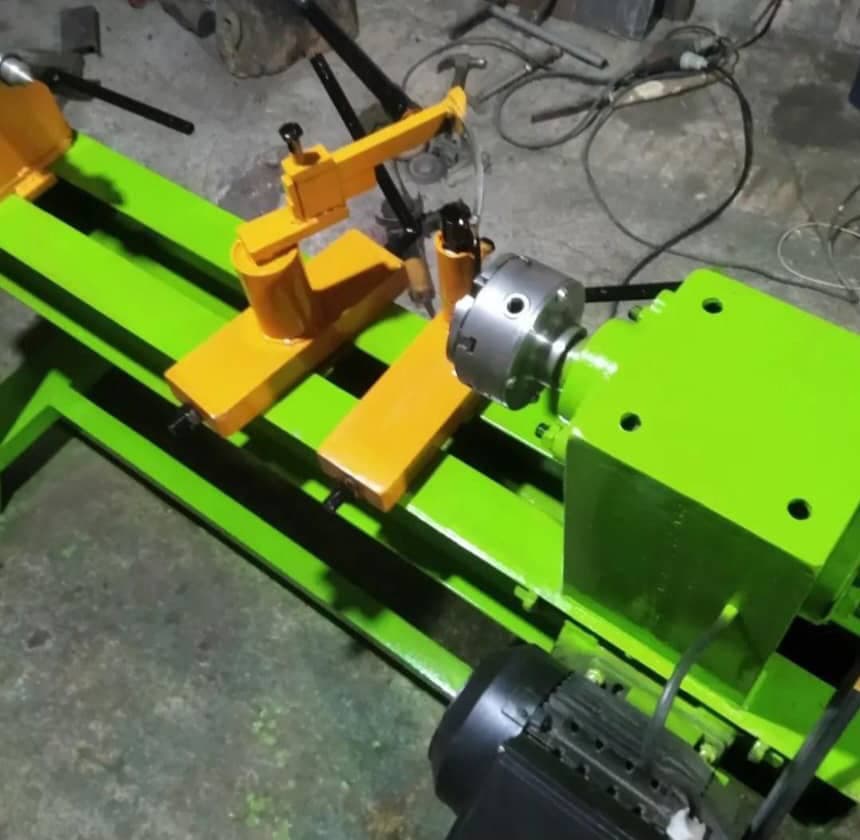 ساخت و فروش دستگاه خراطی چوبین صنعت سلمانی در اصفهان