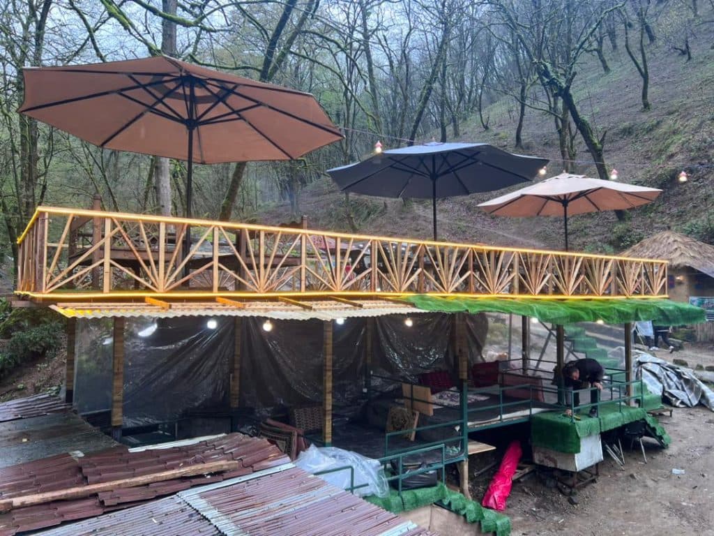 کافه رستوران هزار و یک شب در قلعه رودخان فومن