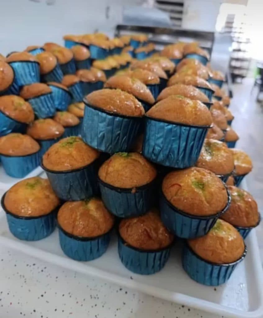 شیرینی سرای پاپیون در تربیت حیدریه