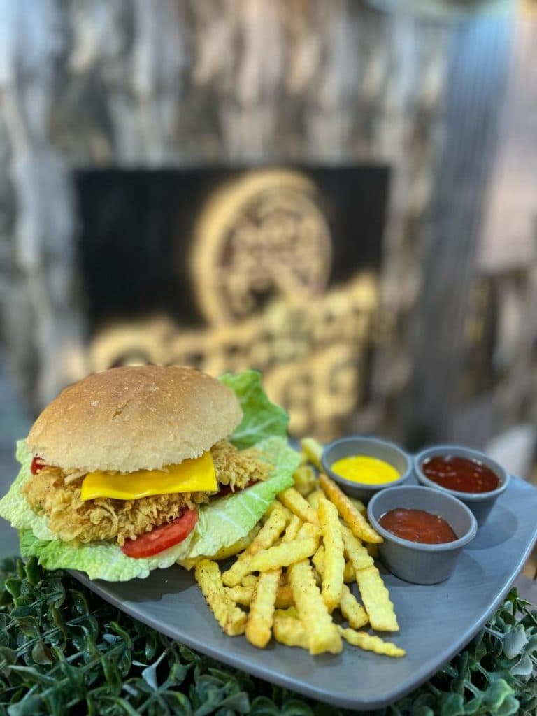 پیتزا بانک 1889 در دامپزشکی تبریز