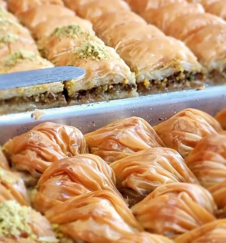 تولید فروش باقلوا استانبولی بابا کرم در تبریز