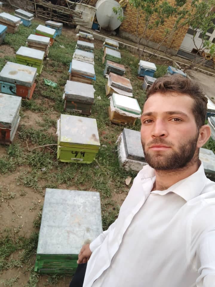 تولید و فروش عسل طبیعی زنبورستان عزیزی در میاندوآب