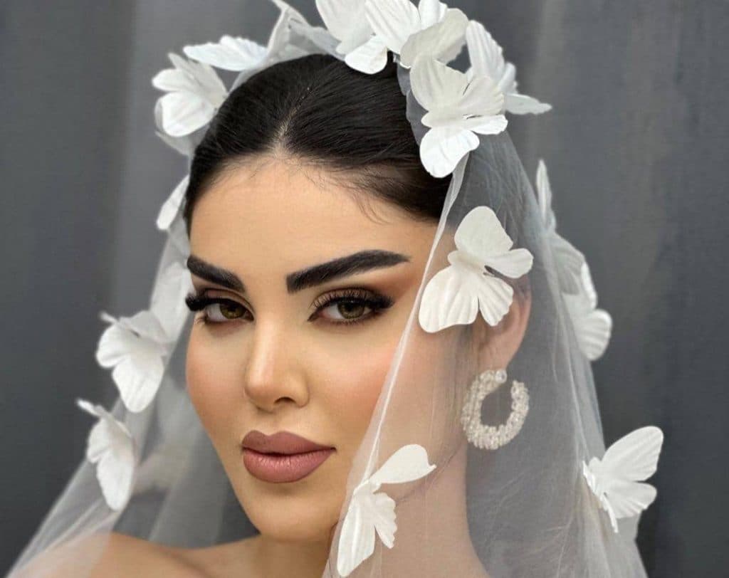 سالن تخصصی cip میکاپ عروس رونا در بوکان