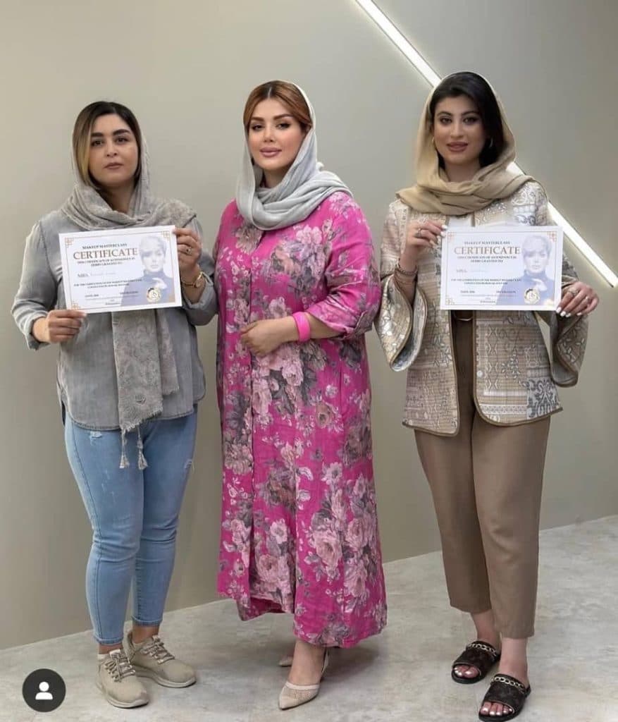 سالن تخصصی cip میکاپ عروس رونا در بوکان