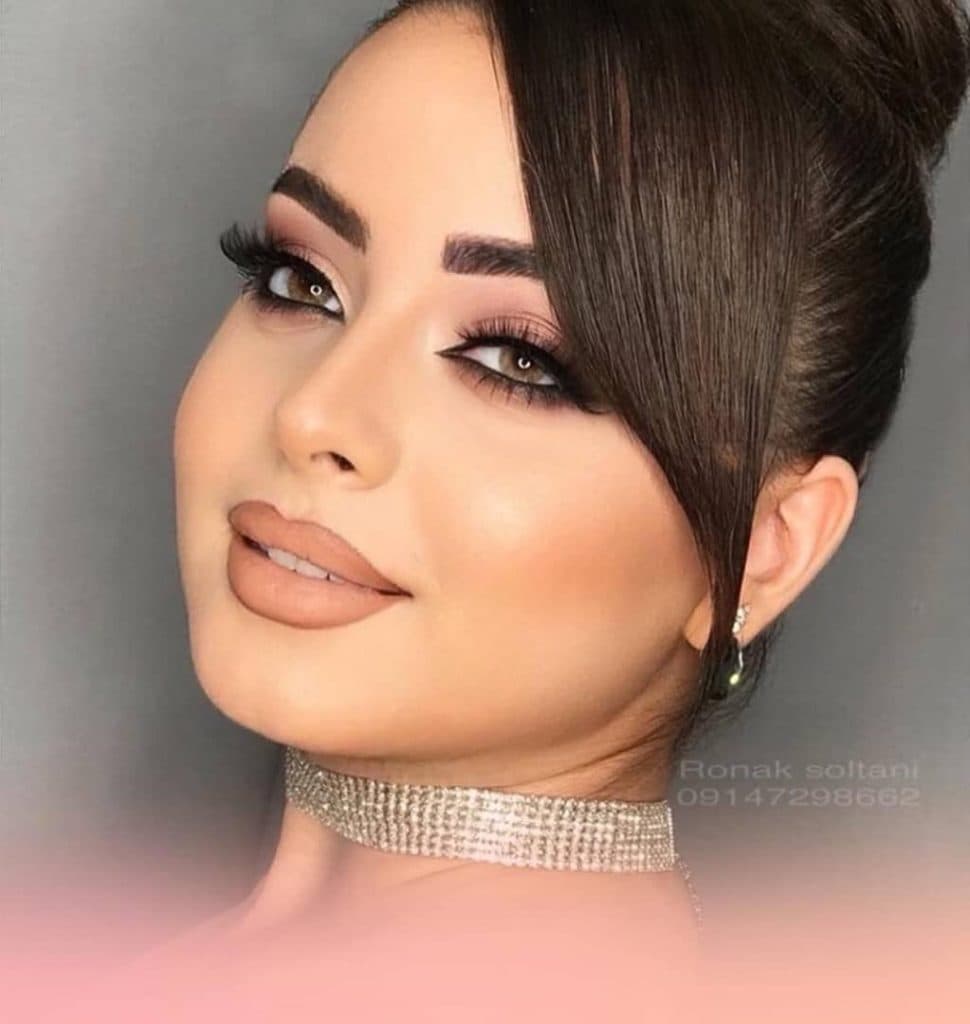 سالن تخصصی cip میکاپ عروس رونا در بوکان