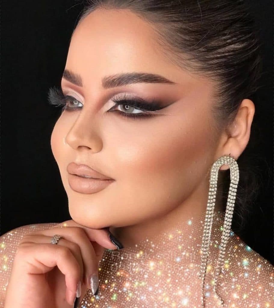 سالن تخصصی cip میکاپ عروس رونا در بوکان