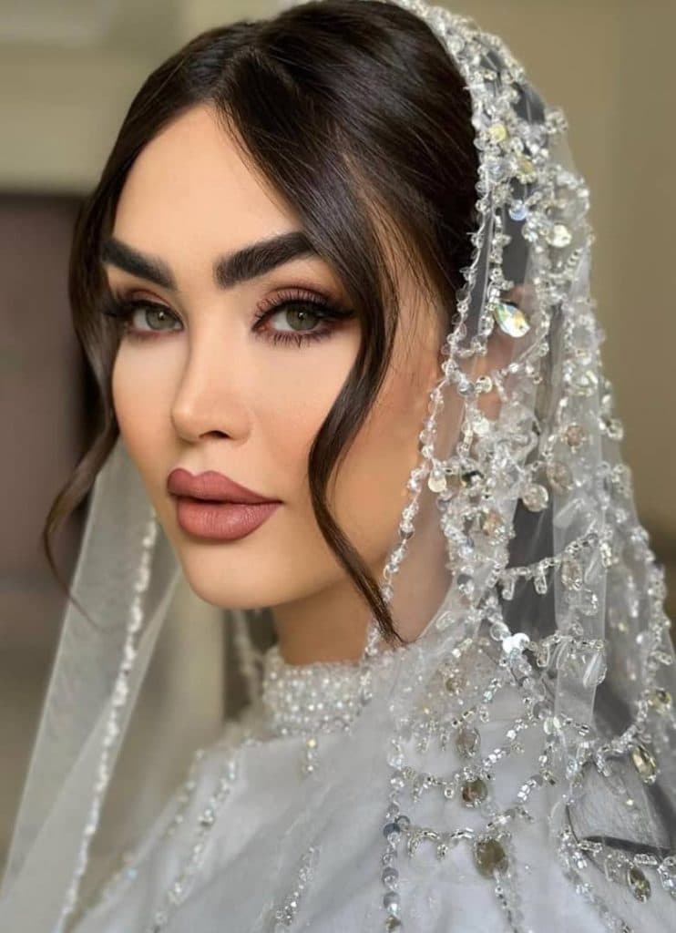 سالن تخصصی cip میکاپ عروس رونا در بوکان