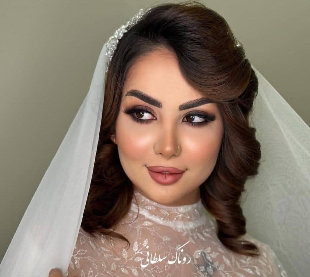 سالن تخصصی cip میکاپ عروس رونا در بوکان