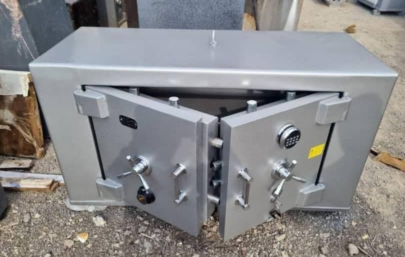 فروش گاوصندوق خانگی و طلافروشی ایران کاوه یوسفی رشت