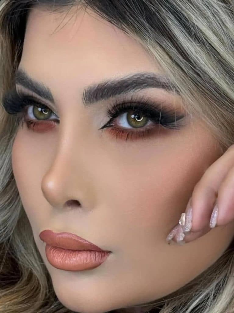 آموزش تخصصی میکاپ هستیا در محمدشهر