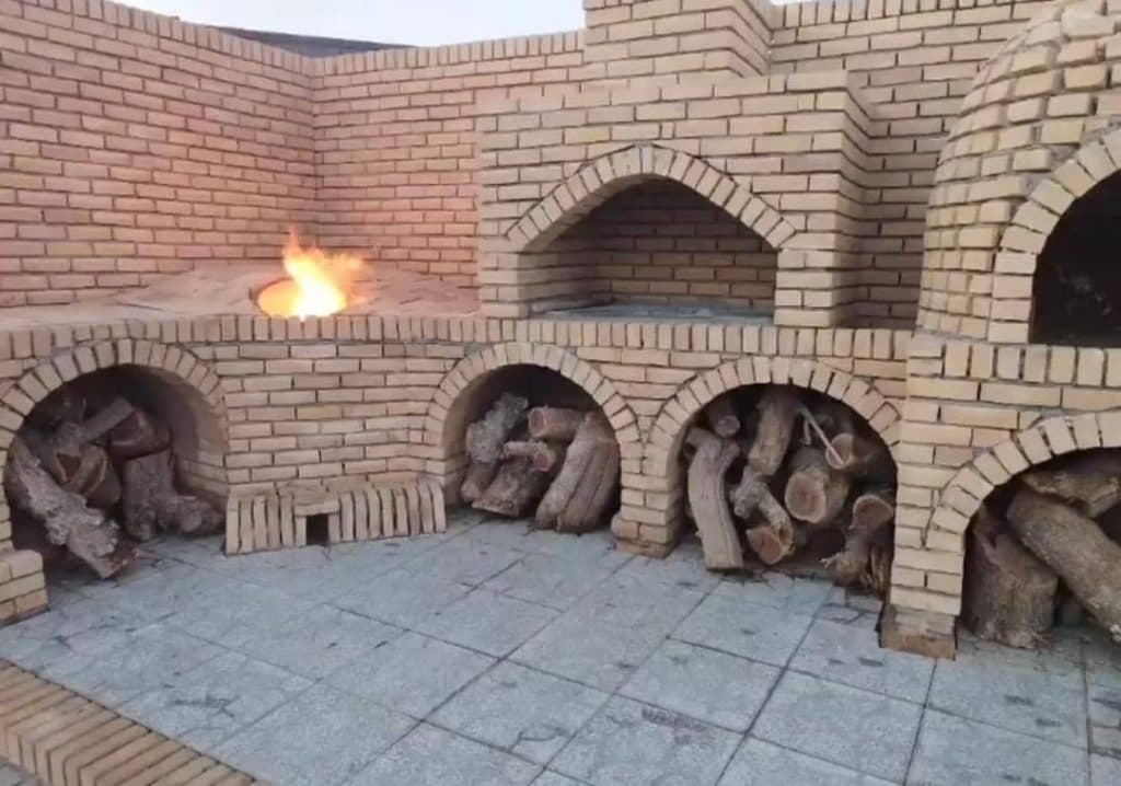 باغ رستوران عمارت بابابزرگ در زرند