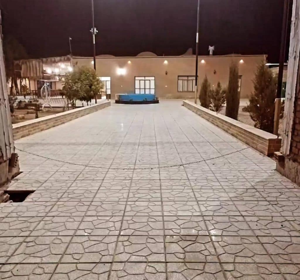 باغ رستوران عمارت بابابزرگ در زرند