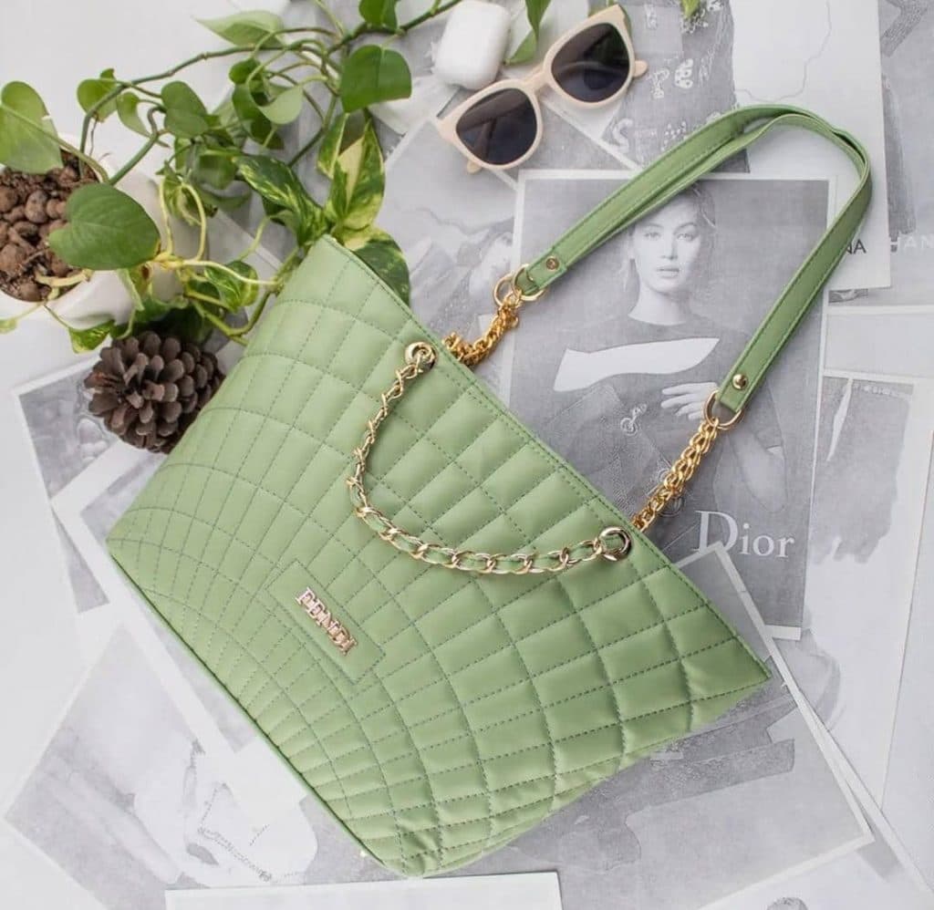 فروشگاه کیف و کفش ودود در اصفهان