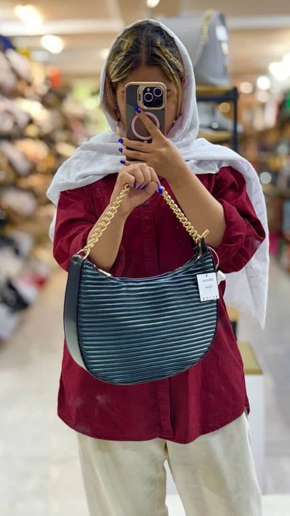 فروشگاه کیف و کفش ودود در اصفهان