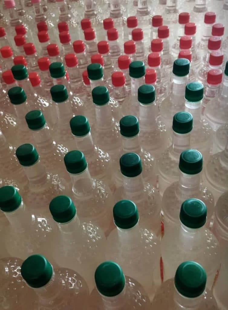 تولید گلاب و عرقیات حرمت در کاشان