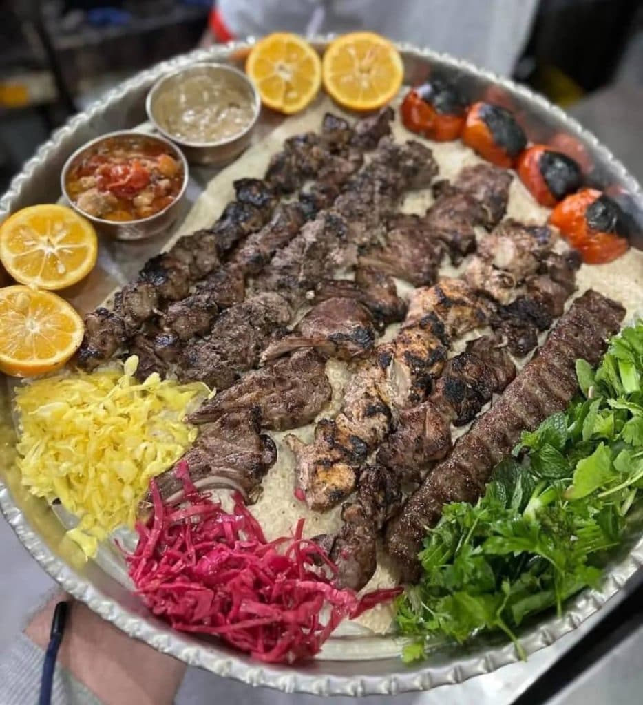 کافه رستوران مادو در جاده سرو ارومیه