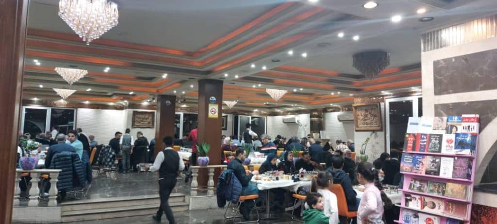 طباخی پنج ستاره نارنج در جاده فشم