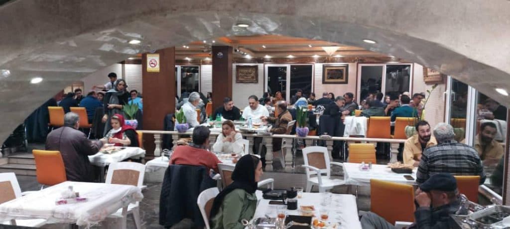 طباخی پنج ستاره نارنج در جاده فشم