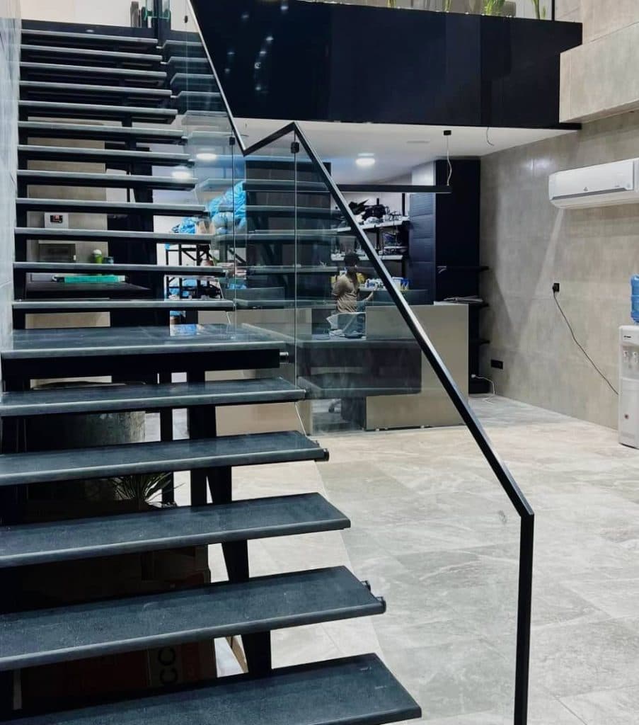 پخش عمده ی شیشه سکوریت ابراهیمی در بندرعباس