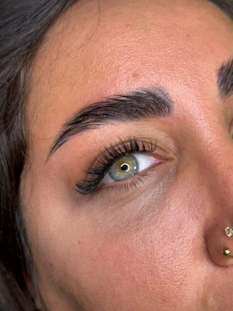 سالن زیبایی آیسن روشن در منطقه 5 تهران