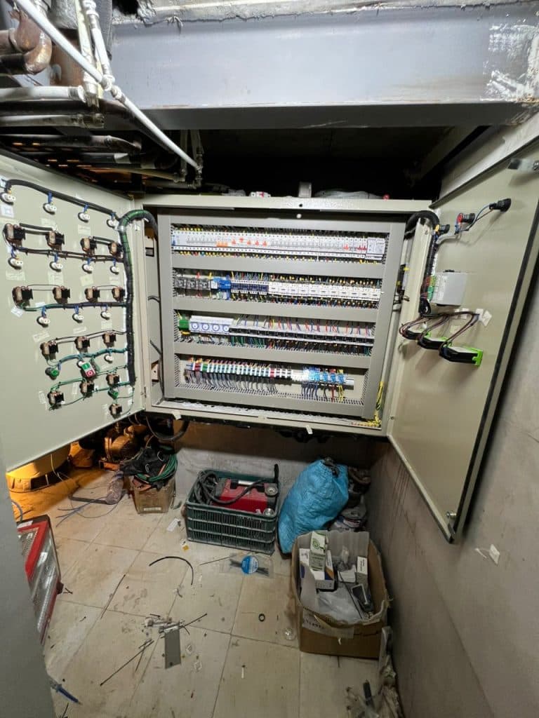 برقکاری ساختمان گروه فنی مهندسی وهاب عباسی تنکابن