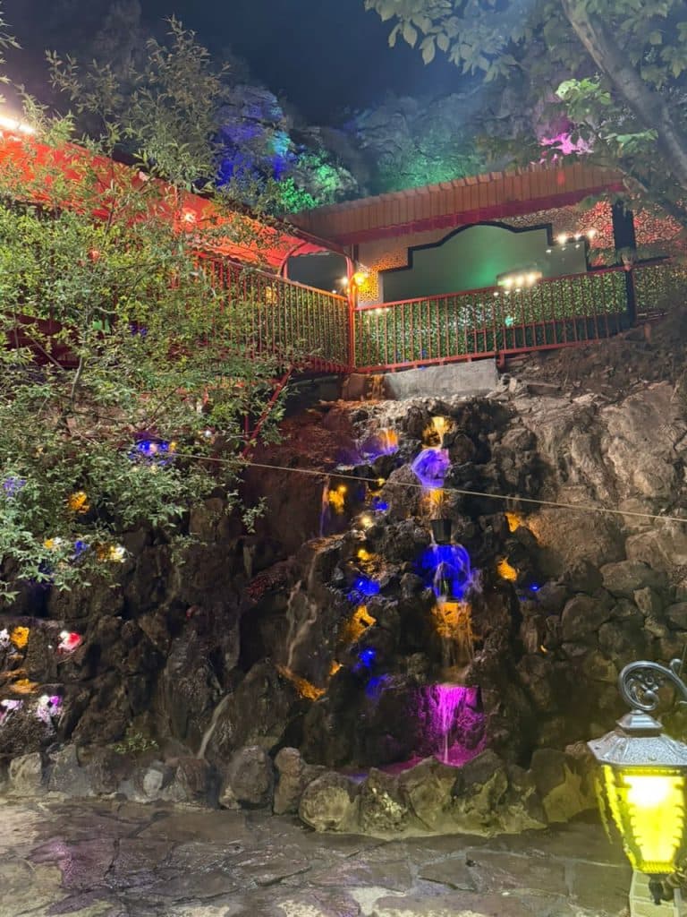 مجتمع گردشگری و اقامتی چشمه بهار در آزادشهر