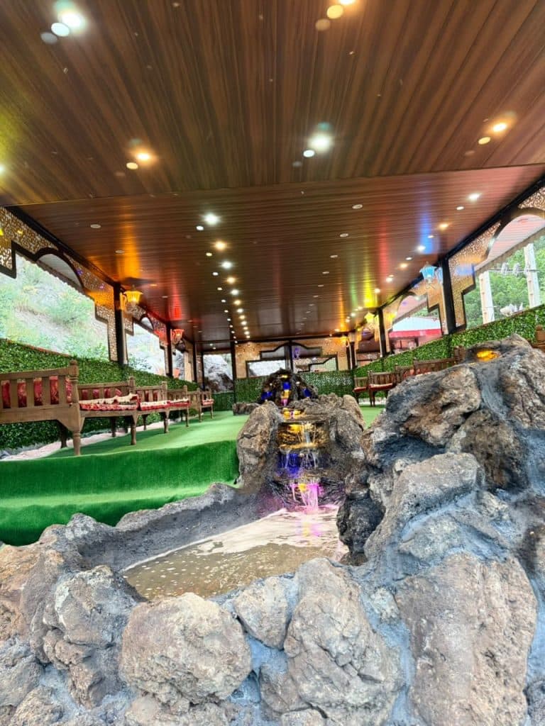 مجتمع گردشگری و اقامتی چشمه بهار در آزادشهر