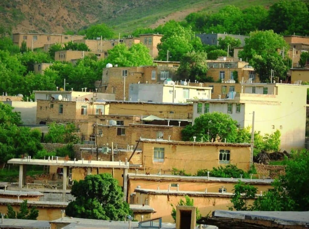 اقامتگاه بومگردی گردشگری شب های دنا در سیور سمیرم