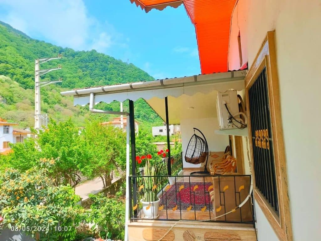 اجاره ویلا دو خوابه جنگلی چشم انداز عشورنژاد در رامسر