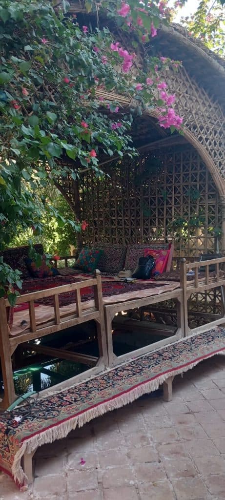 ساخت آلاچیق چوبی سنتی جواد کدخدایی در کرمان