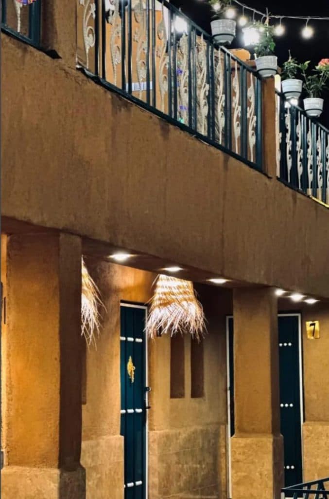 کبابی دلچسب درگور بندر خمیر