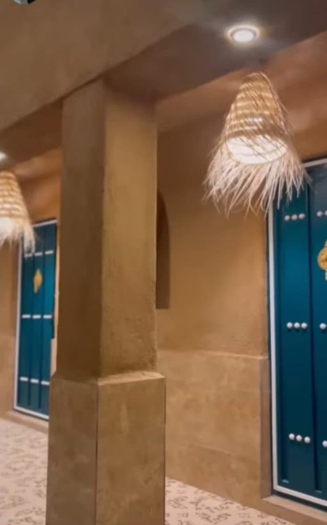 کبابی دلچسب درگور بندر خمیر