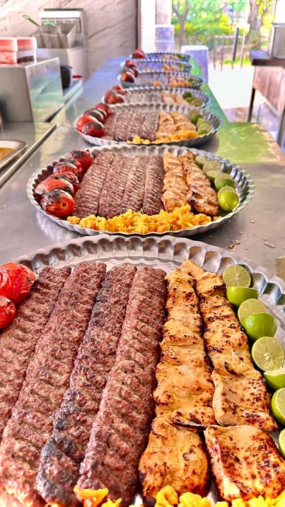 نان داغ و کباب داغ آثاره در افسریه تهران