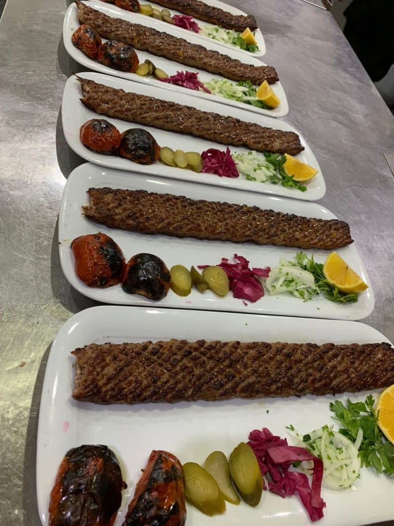 نان داغ و کباب داغ آثاره در افسریه تهران